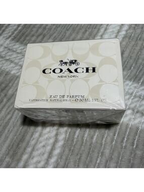 Coach Signature perfume Eau De Parfum for Women 1 oz New in Box seald